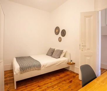 Calçada do Marquês de Abrantes, Lisbon, Lisbon 1200-163 - Photo 2