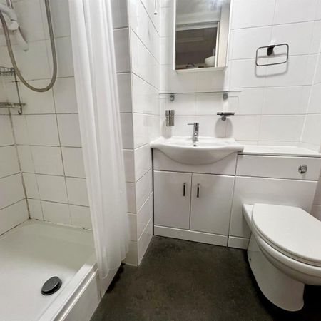 Adams Way, Croydon - Photo 3