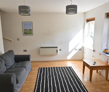 2 bedroom terraced house to rent - Photo 4