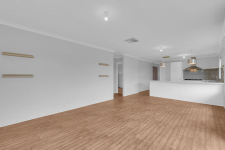 Spacious Three Bedroom Home In Baldivis - Photo 5