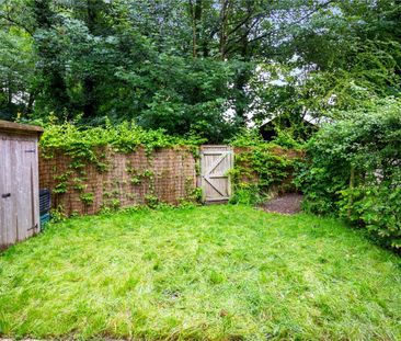 Delightful two bedroom house close to the River Itchen and water me... - Photo 2