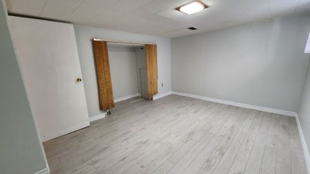 For Lease - 207 Olive Avenue, Toronto, Ontario - Photo 5