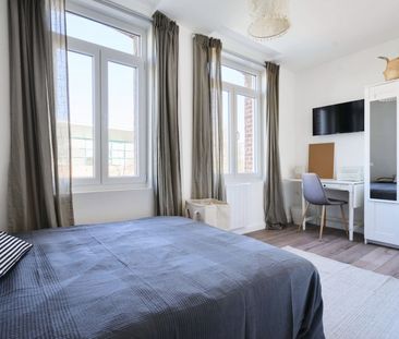 Cent Têtes Roommate 5 Bedrooms at Valenciennes - Photo 1
