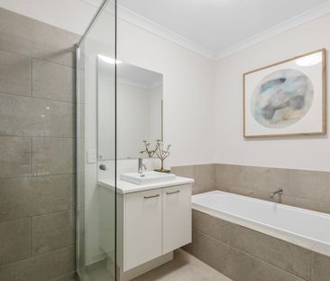 STYLISH, SPACIOUS & PERFECTLY POSITIONED! - Photo 1