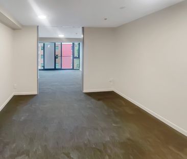 CITY CENTRE, 1 Bed + 1 Car park - Photo 3