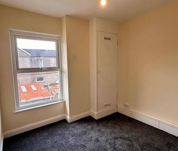 4 bedroom terraced house to rent - Photo 2