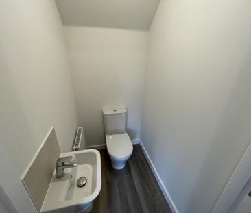 3 bedroom semi-detached house to rent - Photo 5