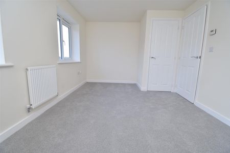 Yarn Crescent, Lupset, Wakefield - Photo 3