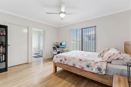 8 Amiable Place, McDowall QLD 4053 - House For Rent | Domain - Photo 5