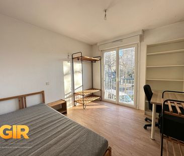 Location Appartement 4 pièces 75m² RENNES 35000 - Photo 3