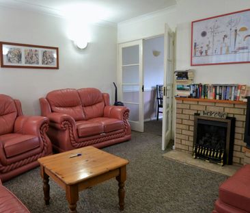House share to rent on - Photo 1