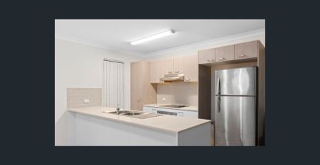 Modern 3-Bedroom Unit with Pool Access in Eagleby - Photo 3