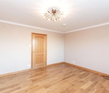 4 bedroom detached house to rent - Photo 5