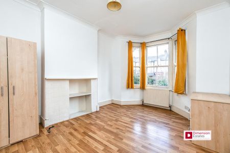 1 bedroom in a house share to rent - Photo 2