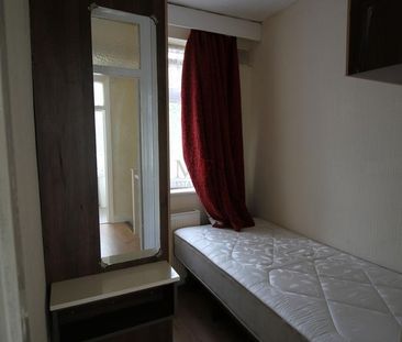 4 bedroom house to rent - Photo 2