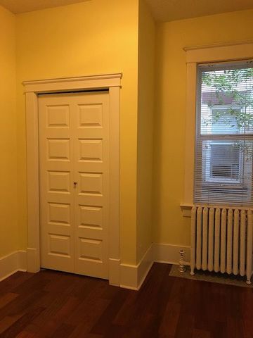 Charming One-Bedroom in Heritage Building – Available October 1, 2025 - Photo 2