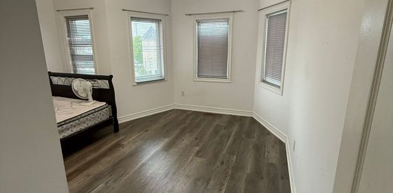 For Lease - 38 Glacier Crescent, Toronto, Ontario - Photo 2