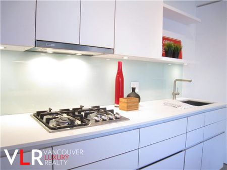 Condo in Vancouver East Side, BC - Photo 2
