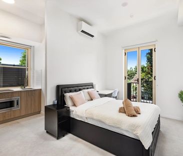 Smart & stylish studio living - Photo 1