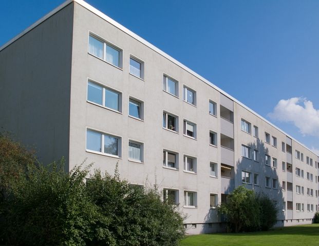 Geräumige 3-Zimmer-Wohnung im Grünen mit Loggia - Photo 1