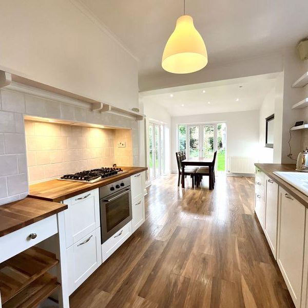 4 bedroom detached house to rent - Photo 1