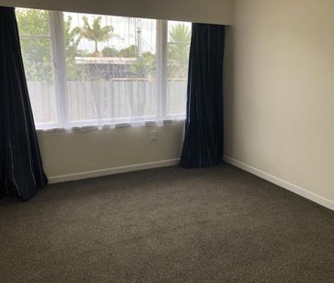 Spacious one bed unit - Photo 1