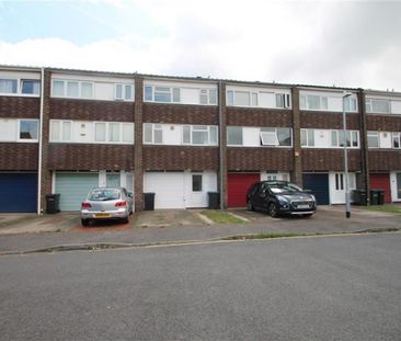 4 bedroom House To Let - Photo 3