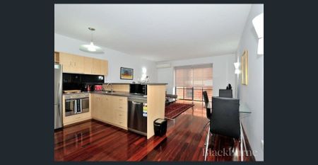 FULLY FURNISHED ONE BEDROOM APARTMENT ON HAY STREET - Photo 5