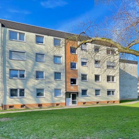 Großzügige 4-Zimmer-Wohnung mit Balkon! - Foto 4