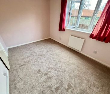 The Oaks, Merryoak, Southampton - Photo 3