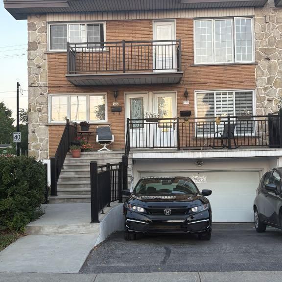 St-Leonard, magnifique 5 1/2 haut de duplex à louer - Photo 1