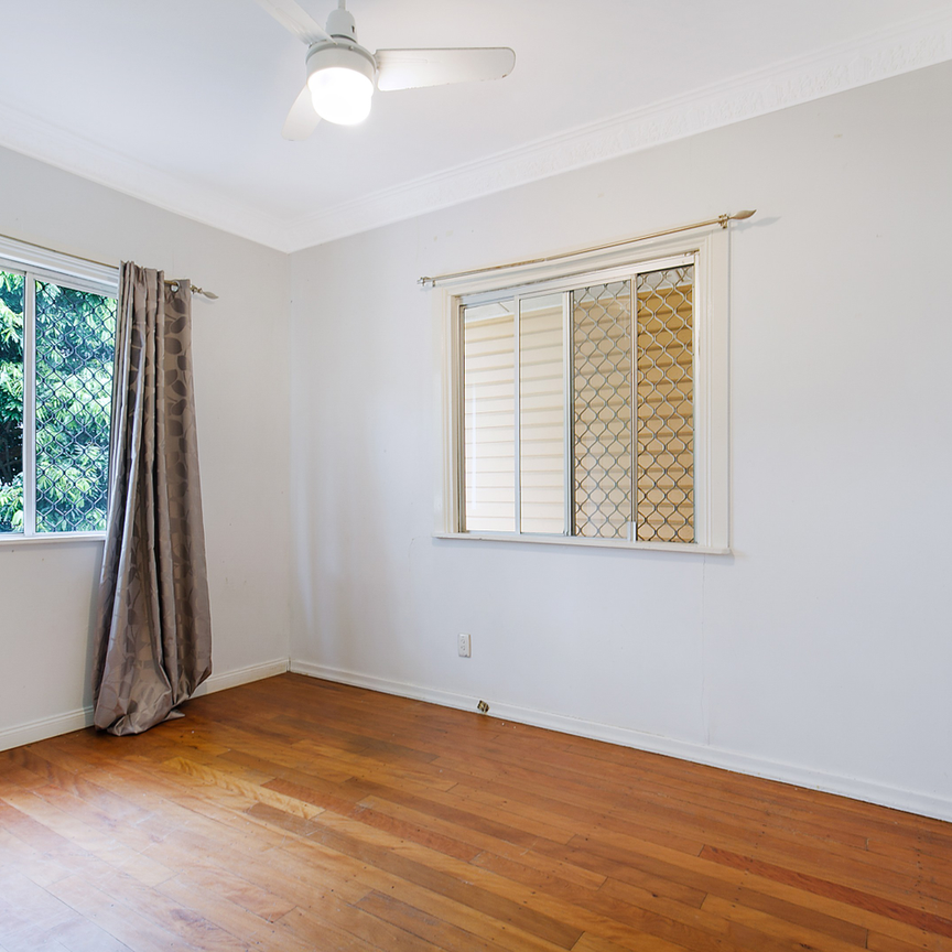 YOUR NEW FAMILY HOME AWAITS YOU! - Photo 1