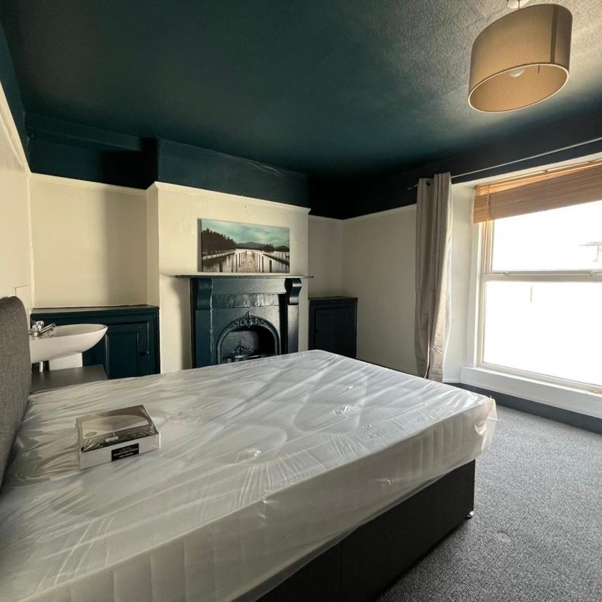 Wellington Street, Plymouth - Photo 1