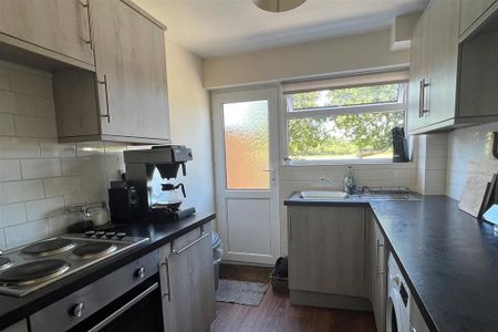 3 bedroom terraced house to rent - Photo 5