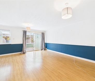 Inglewood Avenue, Camberley Inglewood Avenue, Camberley - Photo 2