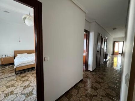 Carrer dels Centelles, Valencia, Valencian Community 46006 - Photo 4