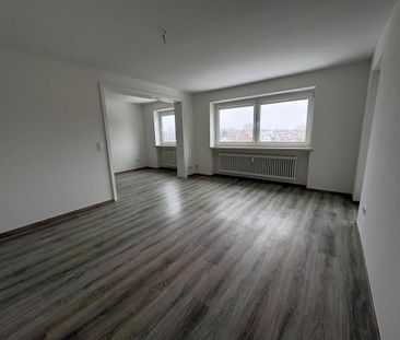 Renovierte 3-ZKB-Wohnung im Hochhaus im Europaviertel zu vermieten! - Foto 1