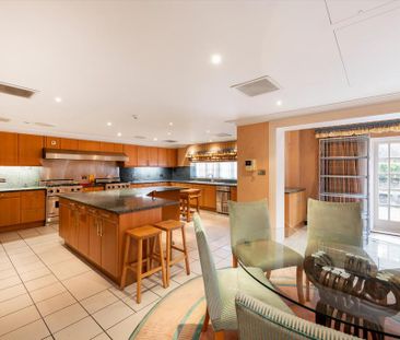 8 bedroom detached house to rent - Photo 2