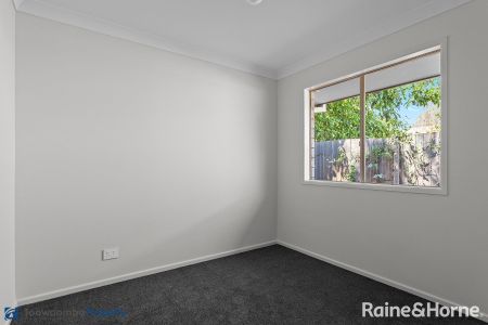 Modern Unit Close to the CBD! - Photo 3