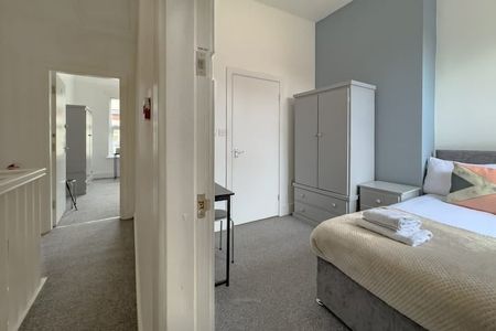 4 Bed Terraced House, Cotswold Street, L7 - Photo 3