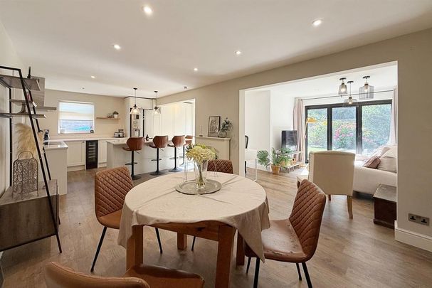 3 bedroom semi-detached bungalow to rent - Photo 1