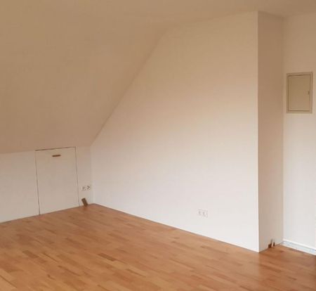schöne helle 3 ZKB DG Wohnung in Taunusstein-Orlen - Foto 2