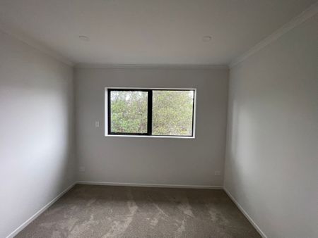 4 Bedrooms in Bucklands Beach - Photo 4