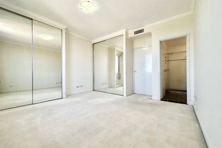 112/10 Webb Street, - Photo 2