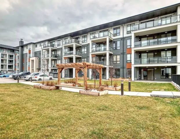 Luxurious 2 Bedroom, 2 Bath condo | 15 Sage Meadows Landing Northwest, Calgary - Photo 1