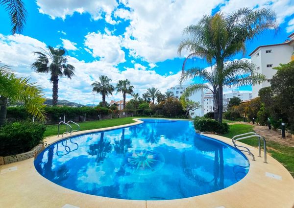 FOR RENT SPACIOUS PENTHOUSE DUPLEX WITH SEA VIEWS