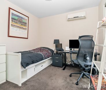 Bright, Modern & Convenient - Photo 2