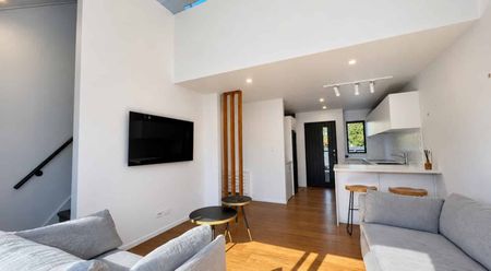 Modern, Sunny & Easy-Care Living - Photo 2