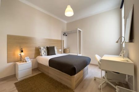 Carrer de Verdi, Barcelona, Catalonia 08024 - Photo 2