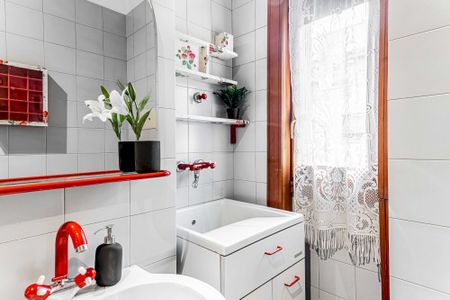 Cozy single room with balcony in the center of Milan - Photo 2